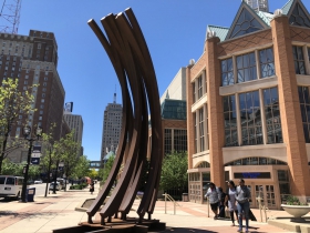 Bernar Venet – 97.5° Arc x 9