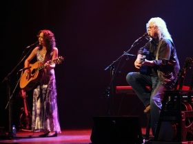 Sarah Lee Guthrie and Arlo Guthrie