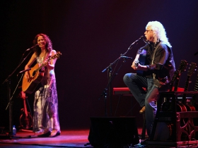 Sarah Lee Guthrie and Arlo Guthrie