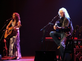 Sarah Lee Guthrie and Arlo Guthrie