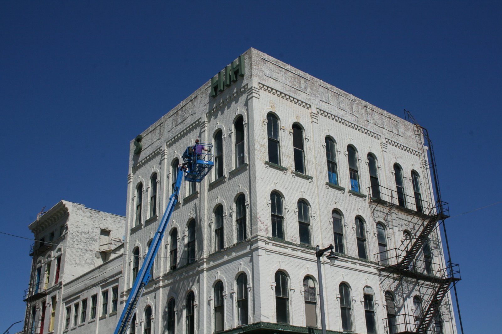 Commission Recommends Historic Designation for Sydney Hih Building, Fuse Still Lit