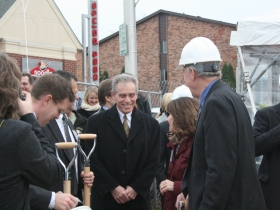 Jeff Fleming enjoys a laugh with Mayor Barrett.