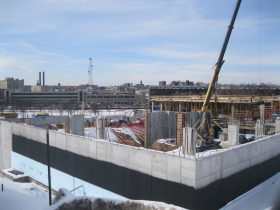 The Avenir begins to rise in the Park East.