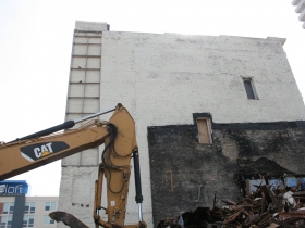 Demolition of the Sydney Hih.
