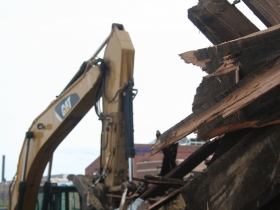 Demolition of the Sydney Hih.