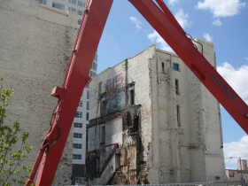 Demolition of the Sydney Hih.