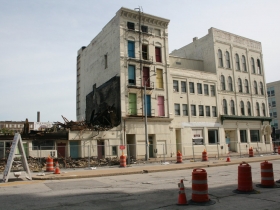 Demolition of the Sydney Hih.