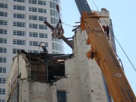 Demolition of the Sydney Hih.