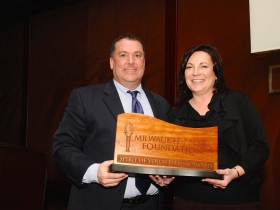 Chris Holum, Milwaukee NARI Foundation president, and Diane Nelson, CRPM, Spirit of Volunteerism Award recipient.