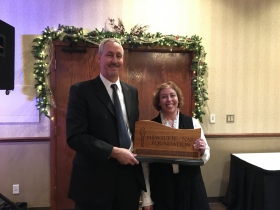 Chris Klug (left), Milwaukee NARI Foundation senior vice president, and Ronna Bromberg Pachefsky, Spirit of Volunteerism Award recipient.