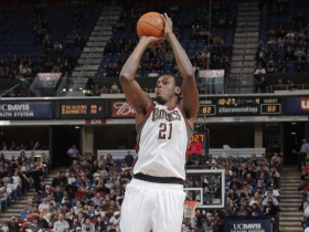 Samuel Dalembert. Photo courtesy of Milwaukee Bucks/NBAE.
