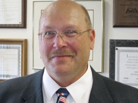 Lowell Holtz