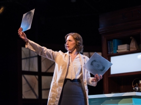 Cassandra Bissell* (Rosalind Franklin)