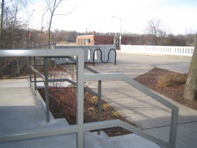Access to the Oak Leaf Trail.