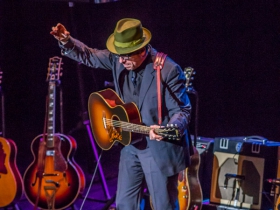 Elvis Costello at the Riverside Theater - 6/10/2014.