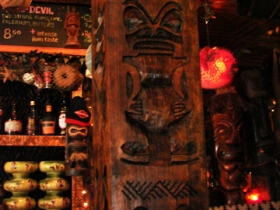Marquesan poles by Dave Hansen.