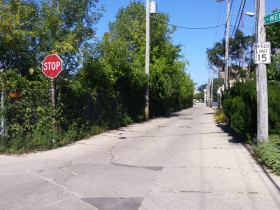 the-north-end-of-weil-street-is-little-more-than-an-alley_csws