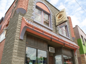 Mamie's Bar and Grill