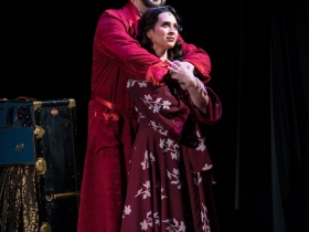 Andrew Varela (Fred Graham/Petruchio) and Rána Roman (Lilli Vanessi/Katharine) in rehearsal for Skylight Music Theatre’s production of Kiss Me, Kate May 17 – June 16.