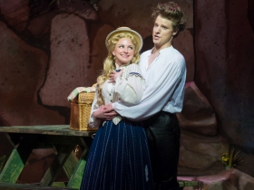 Julie Tabash Kelsheimer (Mabel) and Benjamin Robinson (Frederic) of Pirates of Penzance