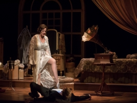 Cassandra Black (Duchess), Benjamin Robinson (Electrician)