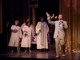 Samantha Sostarich, Cynthia Cobb, Robby McGhee and Raven Dockery sing backup for Rick Pendzich (Preacher) in Skylight Music Theatre’s Violet