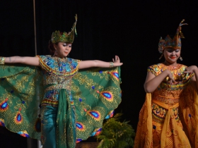 Indonesian dance group