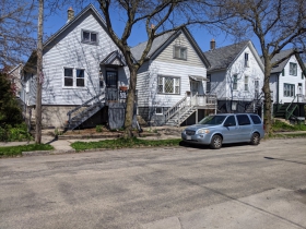 Polish flats on N. Gordon Place between E. Meinecke Avenue and E. Wright Street