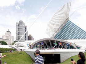Kites over the Wine Garden at the Milwaukee Art Museum