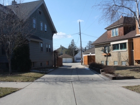 Alley to the center of Elliott Circle