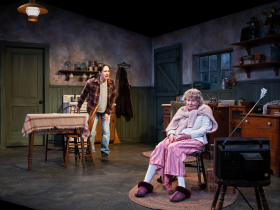 Jaimelyn Gray (Maureen Folan), Flora Coker (Mag Folan)