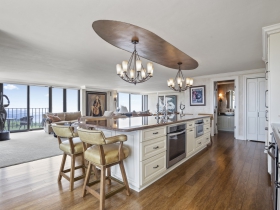 929 N. Astor St., #1906