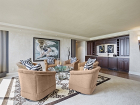 929 N. Astor St., #1906