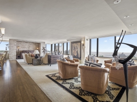929 N. Astor St., #1906