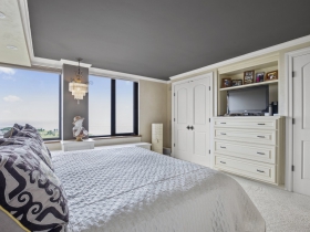 929 N. Astor St., #1906