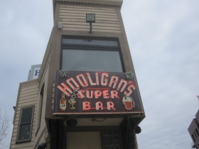 Hooligan's Super Bar