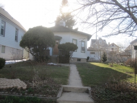 Riverwest Octagon House Cuts Corners