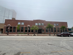 2071 N. Summit Ave.