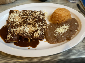 Enchiladas De Mole