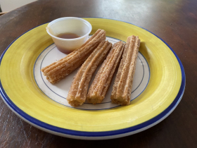 Churros with caramel sauce