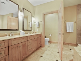 1313 N. Franklin Pl., #1306