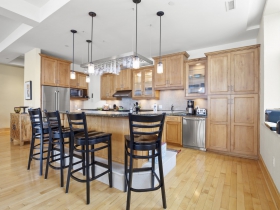 1313 N. Franklin Pl., #1306