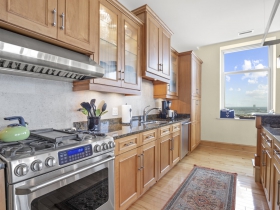 1313 N. Franklin Pl., #1306