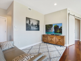 923 E. Kilbourn Ave., #303