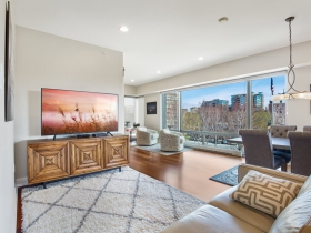 923 E. Kilbourn Ave., #303