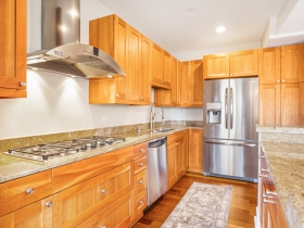 923 E. Kilbourn Ave., #303