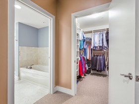 923 E. Kilbourn Ave., #303