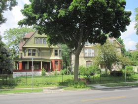 3026 W. Wells St. [r]