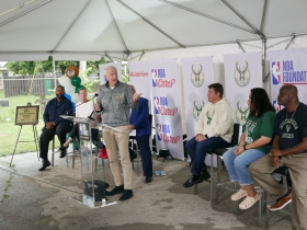 Mayor Tom Barrett