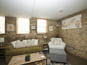 2563 N. Gordon Pl.